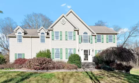2 Sundance Rd, New Milford, CT 06776