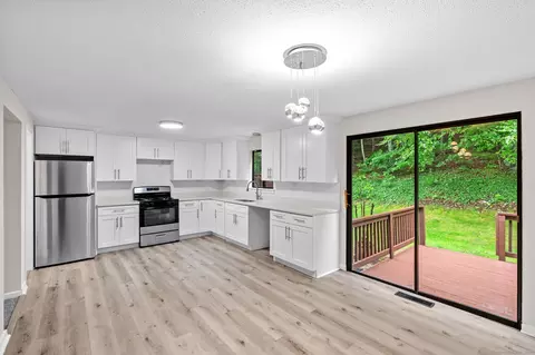 78 Cliffside Dr #F, Manchester, CT 06042