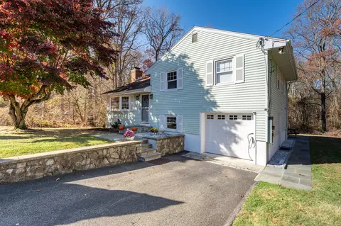 39 Maher Dr, Norwalk, CT 06850