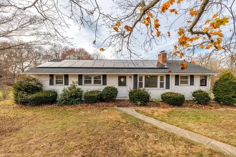 7 Colonial Hts, Meriden, CT 06450