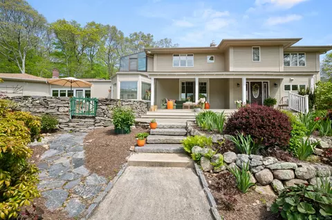 351 Boston Post Rd, East Lyme, CT 06333