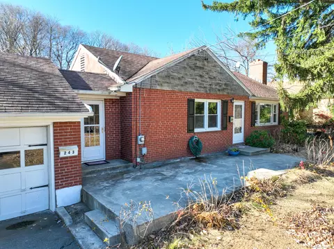 243 Matianuck Ave, Windsor, CT 06095