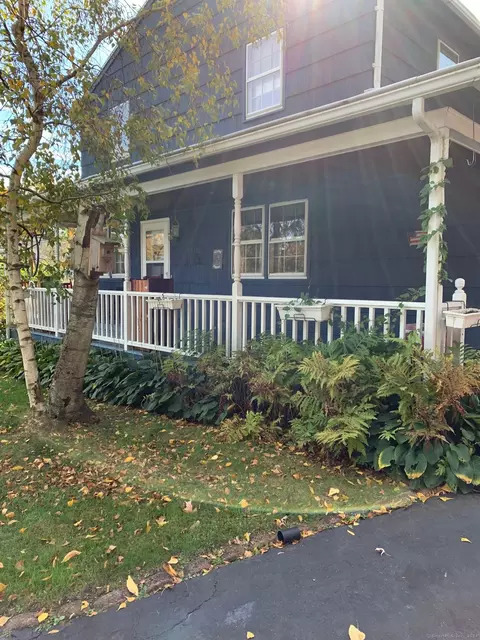 276 Chamberlain Hwy, Meriden, CT 06451
