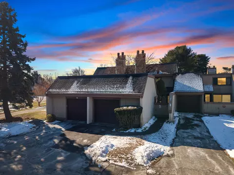 85 Viscount Dr #4C, Milford, CT 06460