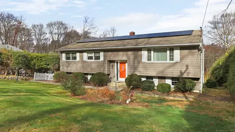 114 Evelyn Dr, Naugatuck, CT 06770