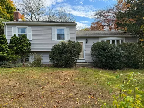 36 Aimee Dr, Stonington, CT 06379