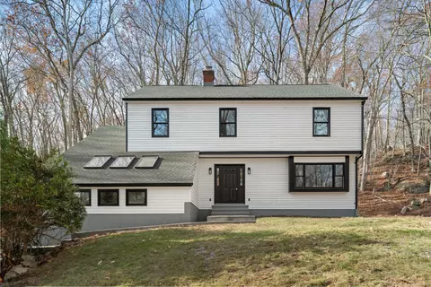 14 New Lebbon Rd, Newtown, CT 06482
