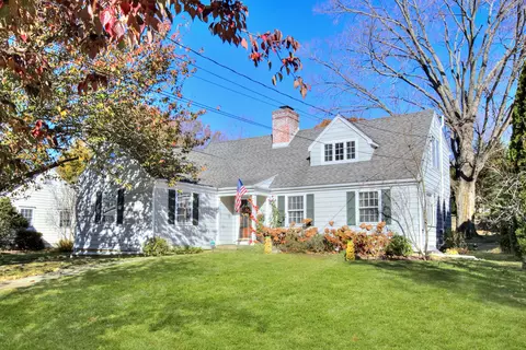 72 Alberta St, Fairfield, CT 06825