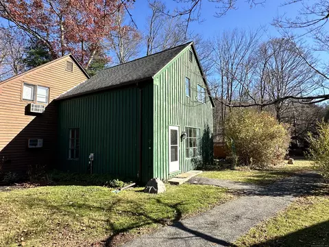 27 Fowler St, Salisbury, CT 06068