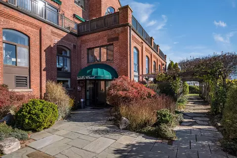17 Water St #A-9, Mystic, CT 06355