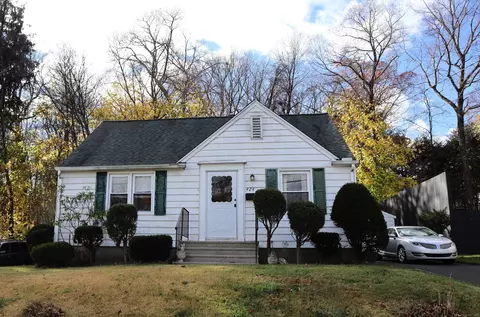 424 Quinn St, Naugatuck, CT 06770