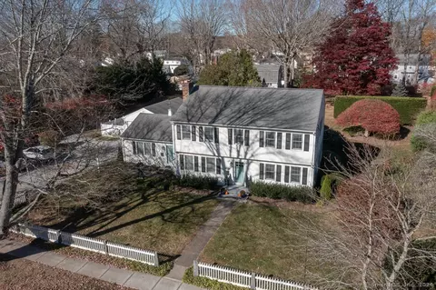 35 Old Boston Post Rd, Old Saybrook, CT 06475