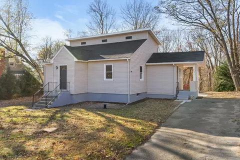 526 Candee Rd, Naugatuck, CT 06770