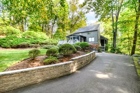 32 Blackberry Dr, Stamford, CT 06903