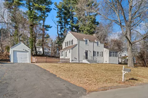 12 Side Hill Rd, North Haven, CT 06473