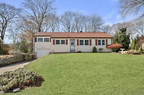 30 Linda Ave, Waterford, CT 06385