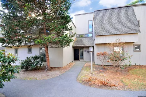46 Mallard Dr #46, Avon, CT 06001