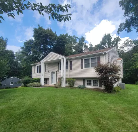 106 Longview Rd, Monroe, CT 06468