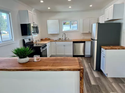 71 A St, Groton, CT 06340
