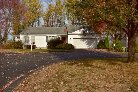 3 Sarah Anne Ln, Windsor, CT 06095