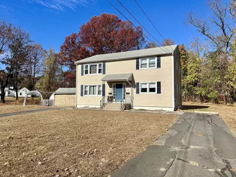 34-36 Lownds Dr, Windsor Locks, CT 06096