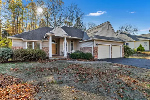 46 Jakobs Lndg, Westbrook, CT 06498