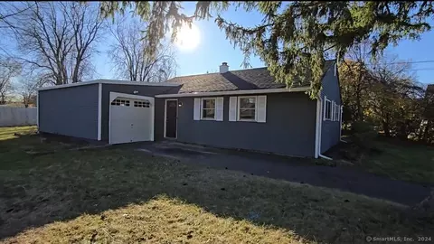 14 Weymouth Rd, Enfield, CT 06082