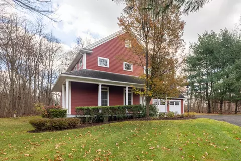 107 Periwinkle Dr #107, Middlebury, CT 06762