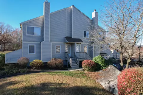 111 Mallane Ln #19B, Naugatuck, CT 06770