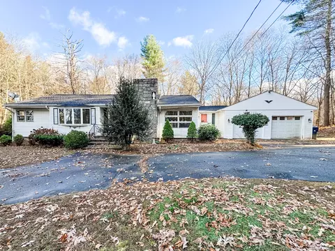 521 Lowell Davis Rd, Thompson, CT 06255