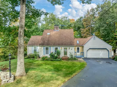 36 Mountain Rd, Colchester, CT 06415