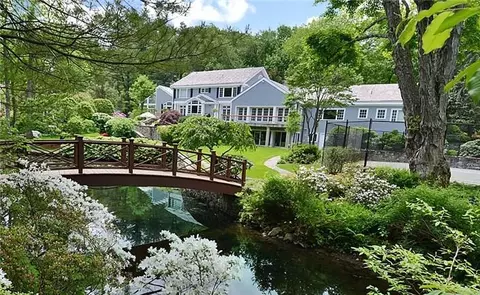 181 Lambert Rd, New Canaan, CT 06840