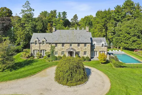 8 W Meadow Rd, Wilton, CT 06897