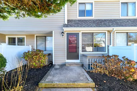 410 Thoreau St #410, Branford, CT 06405