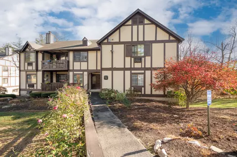 19 Chatham Ct #19, Brookfield, CT 06804