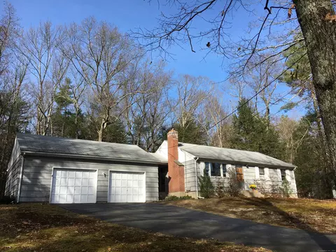 42 Fernwood Dr, Simsbury, CT 06070