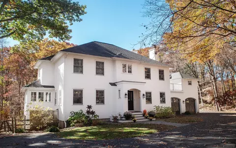 18 Cardinal Ct, Ridgefield, CT 06877