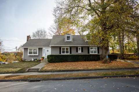 10 Pearl St, Norwich, CT 06360