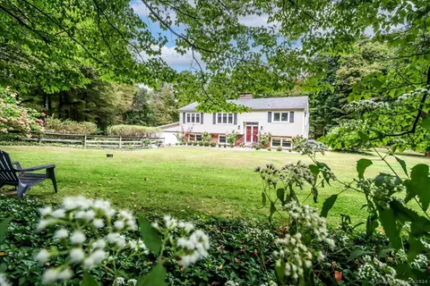 184 Tackora Trl, Ridgefield, CT 06877