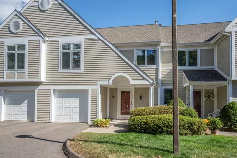 6 Lyme Pl #6, Avon, CT 06001
