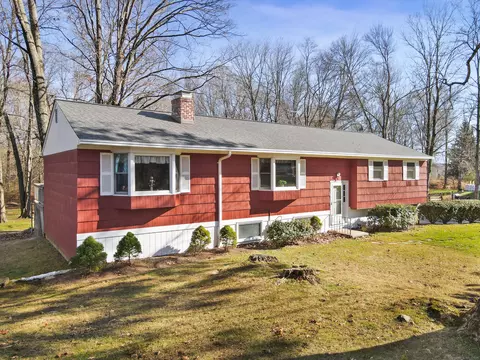 9 Vining Rd, Bethel, CT 06801