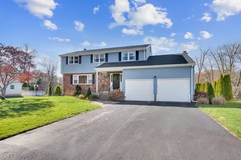 7 Chatham Pl, Cromwell, CT 06416