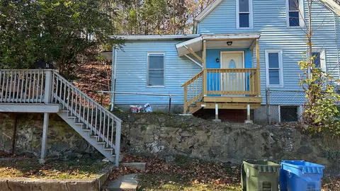 26 Vine St, Norwich, CT 06360