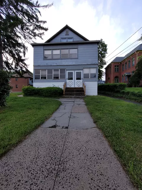 226 Broad St, Meriden, CT 06450