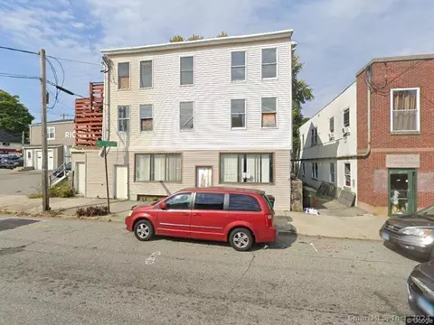 76 Truman St, New London, CT 06320