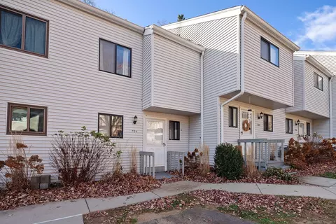 704 Timber Ln #704, Canton, CT 06019