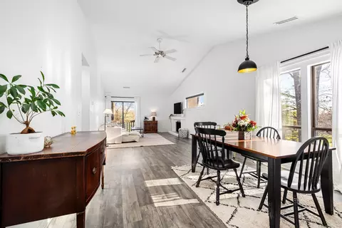 7 Cottonwood Dr #7, Avon, CT 06001