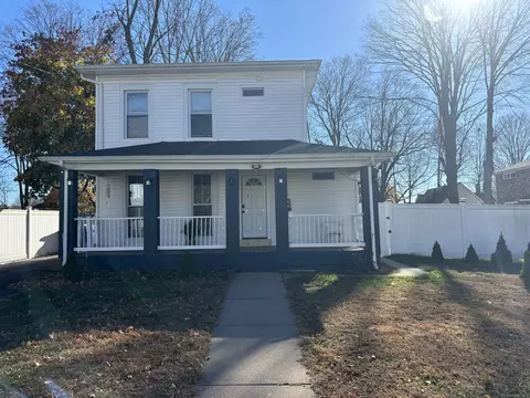 60 Oak St, Manchester, CT 06040