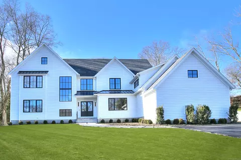 61 High Point Rd, Westport, CT 06880