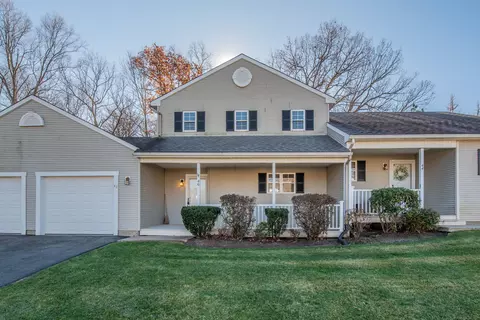46 Dibble Hollow Ln #46, Windsor Locks, CT 06096